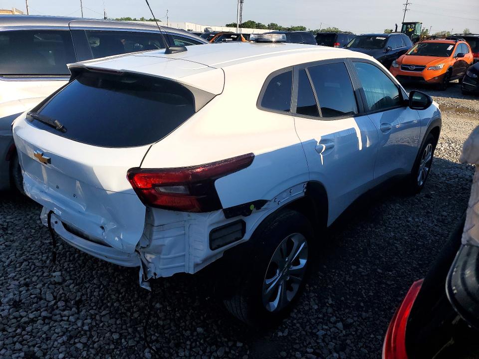 2025 Chevrolet Trax VIN KL77LFEP6SC187869 COPART salvage auction — REAR END, VA - CERT OF TITLE - SALVAGE, sold $7,500 on 2026-07-31 (photo 3)