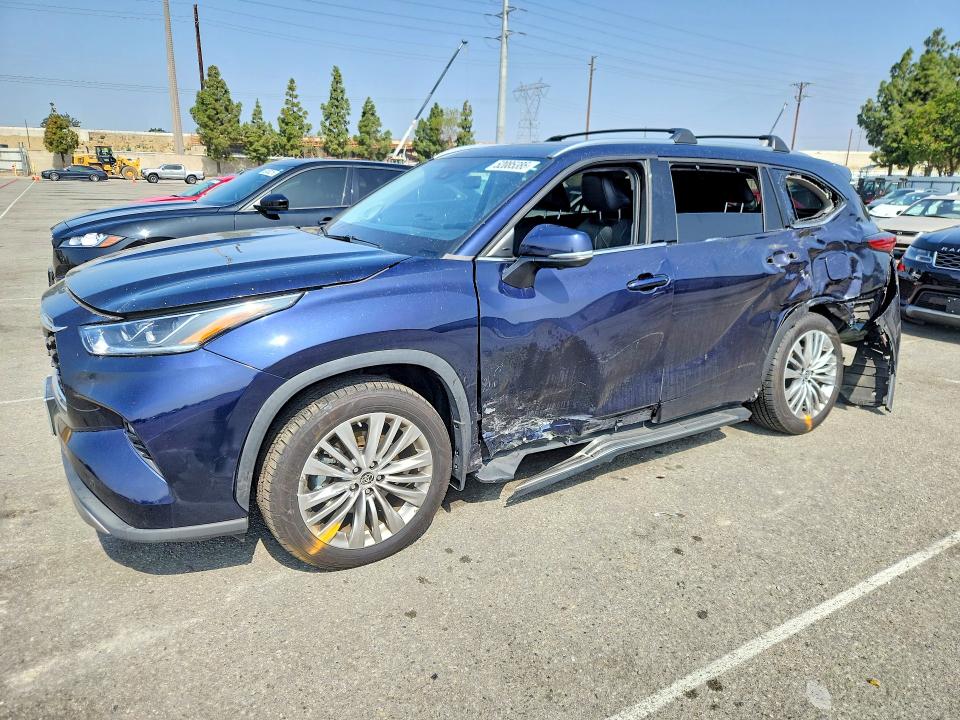 2023 Toyota Highlander hybrid VIN 5TDFARAH3PS019990 — COPART salvage auction photo