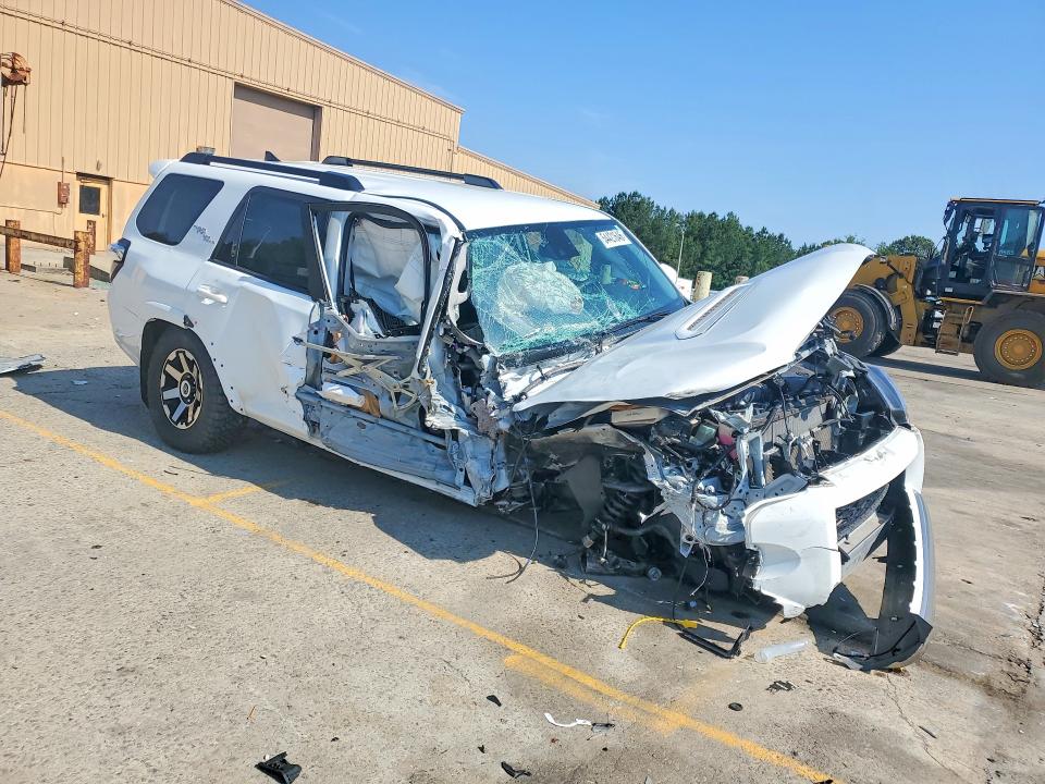 2024 Toyota 4runner VIN JTEPU5JR7R6272029 COPART salvage auction — FRONT END, Sc - Cert Of Title-Salvage, sold $5,600 on 2026-07-10 (photo 4)