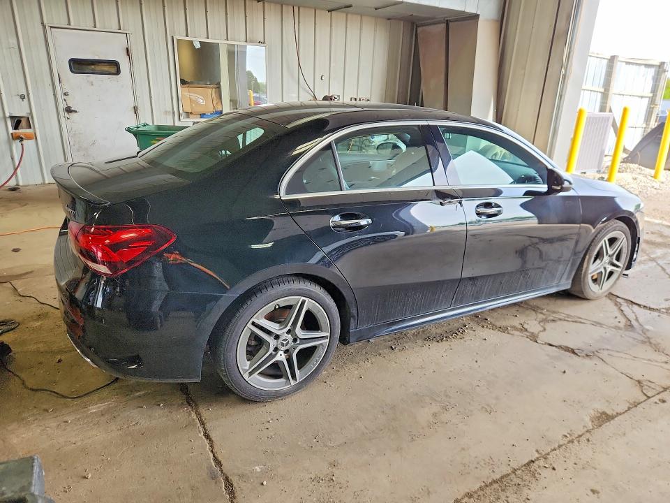 2020 Mercedes-benz A-klasse VIN WDD3G4FBXLW040974 COPART salvage auction — FRONT END, Il - Certificate Of Title, sold $7,500 on 2026-07-18 (photo 3)