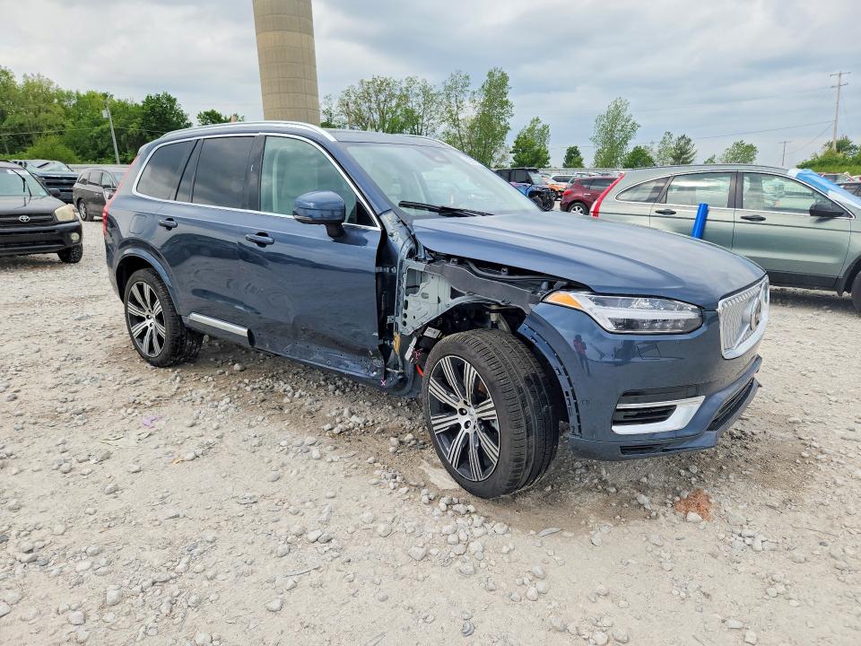 2025 Volvo VIN YV4H60PE9S1332578 COPART salvage auction — FRONT END, Salvage Title, sold $27,750 on 2026-08-13 (photo 4)