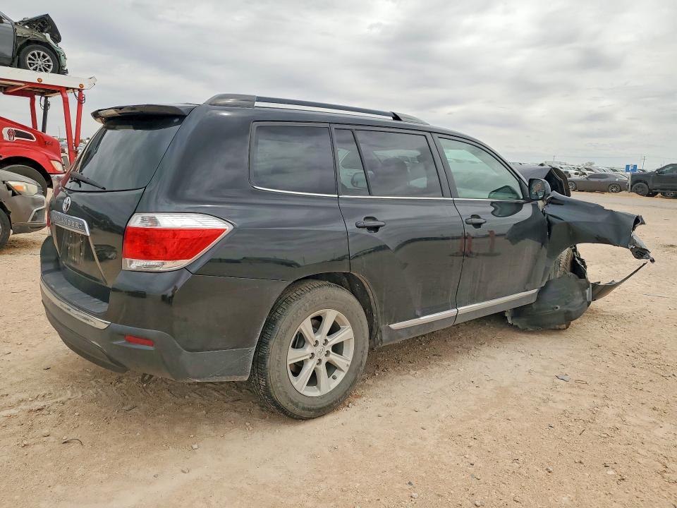 2011 Toyota Highlander VIN 5TDZK3EH4BS030099 COPART salvage auction — FRONT END, Tx - Salvage Vehicle Title, sold $975 on 2026-07-22 (photo 3)