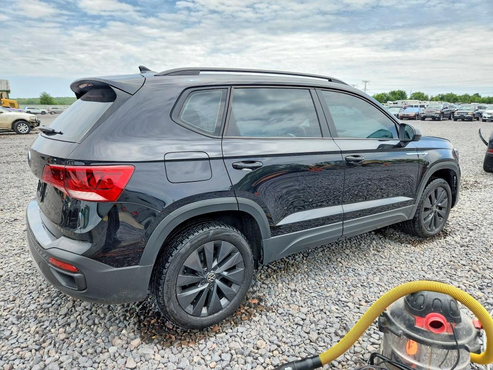2024 Volkswagen VIN 3VV5X7B24RM070444 COPART salvage auction — FRONT END, Il - Salvage Certificate, sold $6,000 on 2026-08-03 (photo 3)