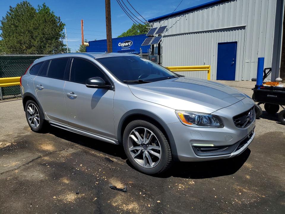 2016 Volvo V60 VIN YV4612HM6G1003397 COPART salvage auction — SIDE, Co - Public - Salvage Title, sold $1,600 on 2026-07-09 (photo 4)