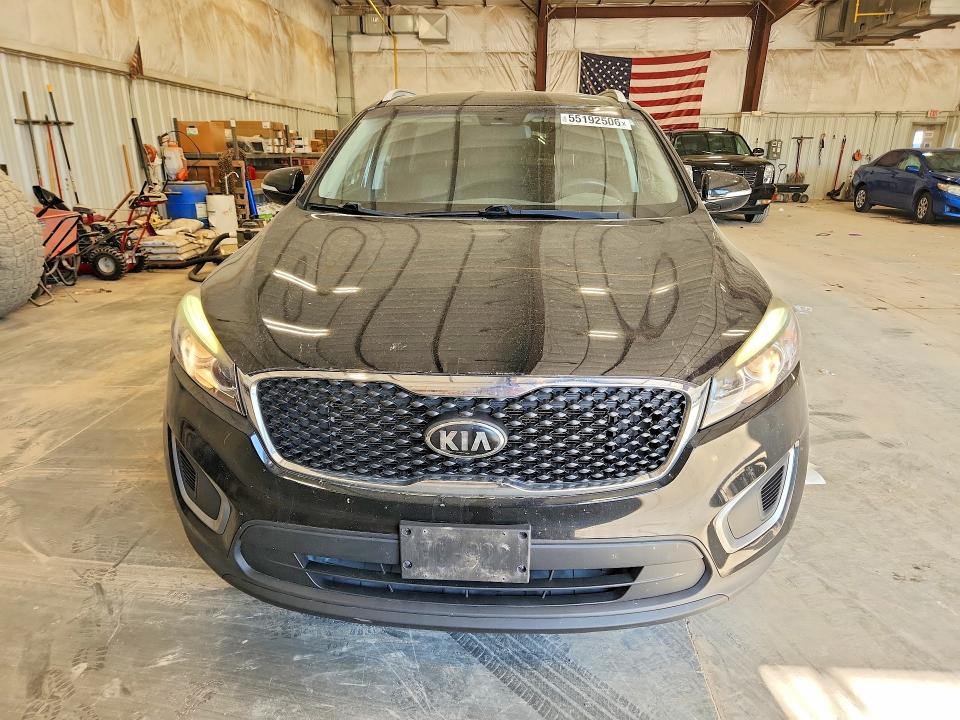 2017 Kia Sorento VIN 5XYPG4A59HG196988 COPART salvage auction — MINOR DENT/SCRATCHES, WI - CERTIFICATE OF TITLE, sold $1,750 on 2026-07-15 (photo 5)