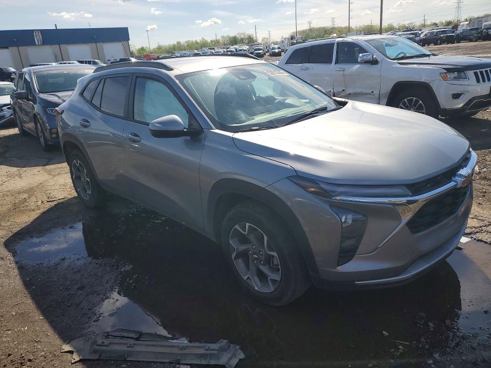 2025 Chevrolet VIN KL77LHEP5SC312033 COPART salvage auction — SIDE, Mi - Cert Of Title-Salvage Vehicle, sold $6,700 on 2026-07-17 (photo 4)