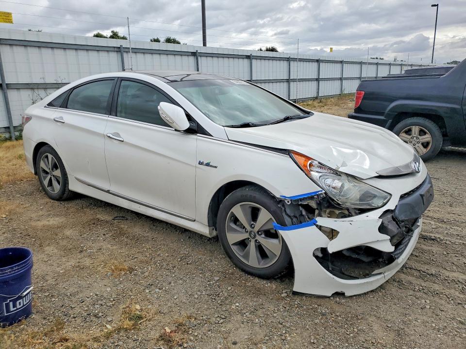 2011 Hyundai Sonata hybrid VIN KMHEC4A4XBA013854 COPART salvage auction — FRONT END, CA - SALVAGE CERTIFICATE, sold $100 on 2026-07-28 (photo 4)