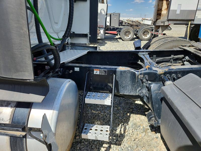 2021 Freightliner Cascadia VIN 3AKJHHDR1MSMA6399 COPART salvage auction — FRAME DAMAGE, CO - PUBLIC - SALVAGE TITLE, sold $5,000 on 2026-07-30 (photo 9)