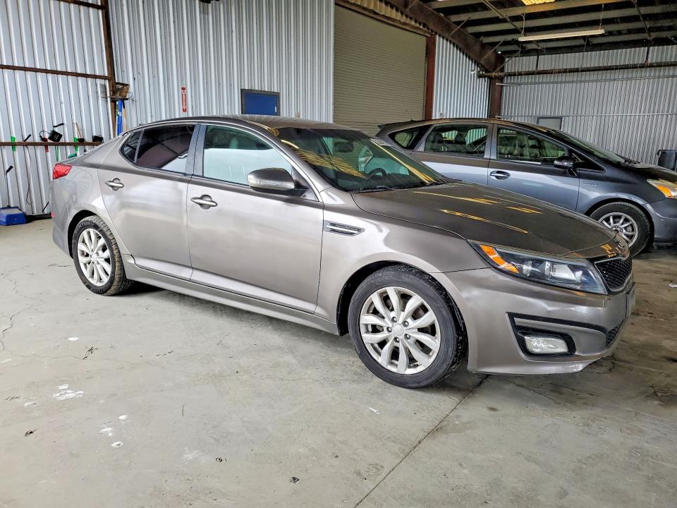 2015 Kia VIN 5XXGM4A79FG357867 COPART salvage auction — MINOR DENT/SCRATCHES, Ca - Dis/Dlr/Exp Only Lien Papers, sold $725 on 2026-07-23 (photo 4)