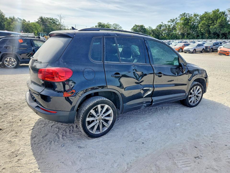 2018 Volkswagen Tiguan VIN WVGAV7AX4JK006072 COPART salvage auction — ROLLOVER, Fl - Cert Of Title Slvg Rebuildable, sold $775 on 2026-08-11 (photo 3)