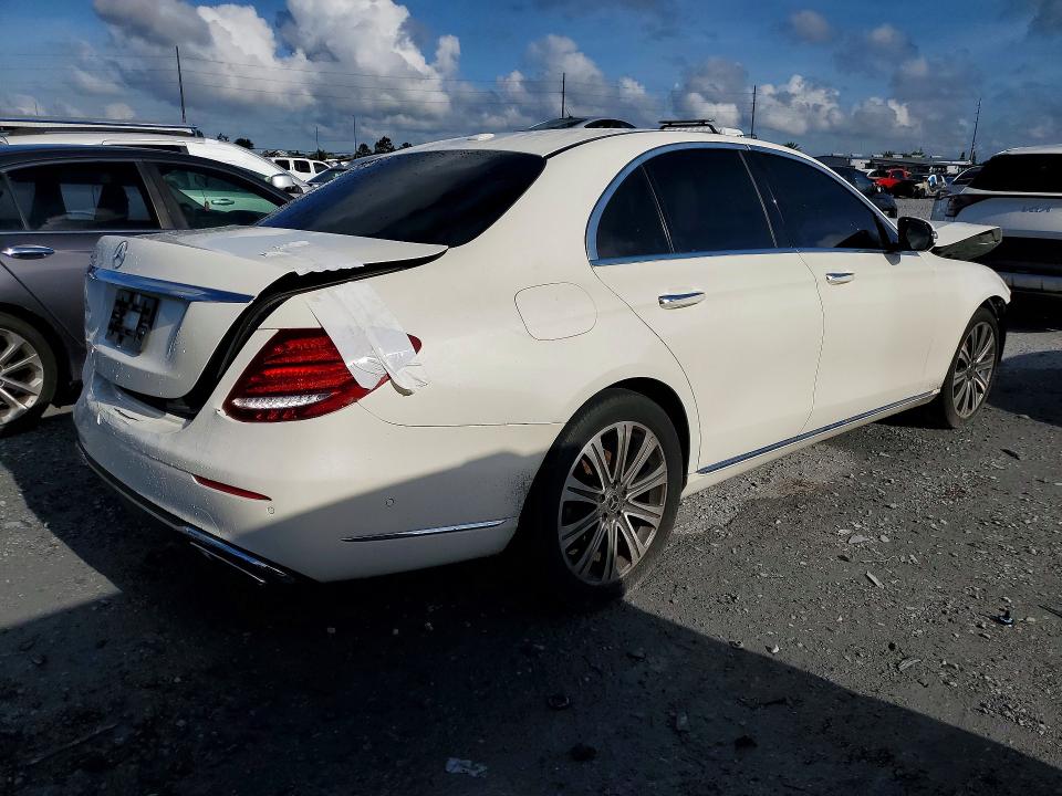 2018 Mercedes-benz E-klasse VIN WDDZF4JB0JA381377 COPART salvage auction — FRONT END, Salvage Title, sold $3,050 on 2026-08-18 (photo 3)