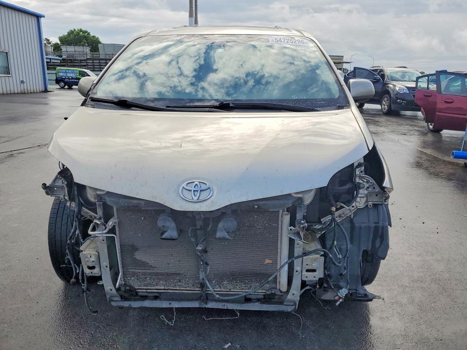 2017 Toyota VIN 5TDYZ3DC6HS882945 COPART salvage auction — FRONT END, Ok - Cert Of Title-Salvage, sold $1,850 on 2026-07-15 (photo 5)
