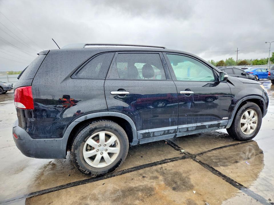 2013 Kia Sorento VIN 5XYKTDA22DG398092 COPART salvage auction — SIDE, Co - Salvage Title, sold $775 on 2026-07-29 (photo 3)