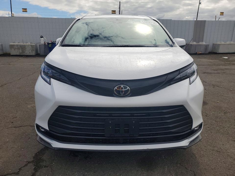 2026 Toyota Sienna VIN 5TDCSKFC7TS244914 COPART salvage auction — SIDE, Or - Salvage Title Certificate, sold $20,300 on 2026-07-27 (photo 5)