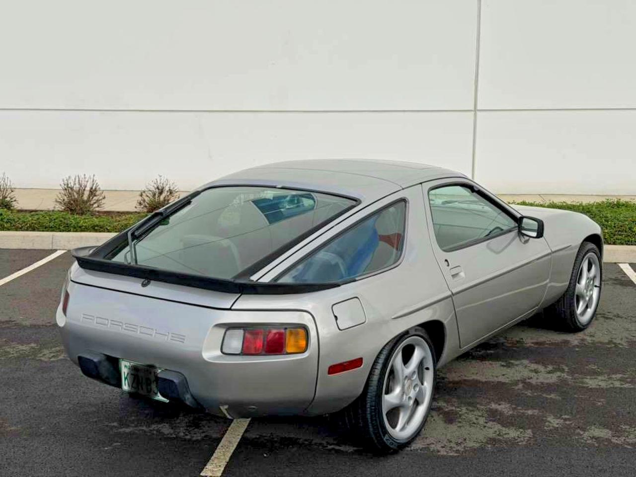 1982 Porsche 928 VIN WP0JA092XCS820309 COPART salvage auction — Minor Dent/Scratches, WA - VEHICLE CERT OF OWNERSHIP-TITL (P), sold $8,500 on 2026-05-27 (photo 4)