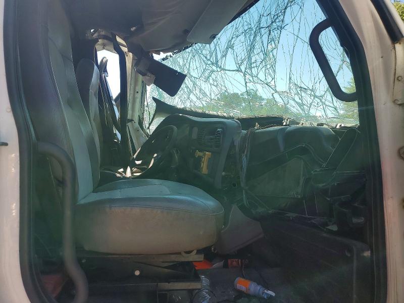 2005 Freightliner M2 106 VIN 1FVACWDC25HV07739 COPART salvage auction — FRONT END, MD - CERT OF SALVAGE > 75% DAMAGE, sold $10,000 on 2026-09-03 (photo 5)