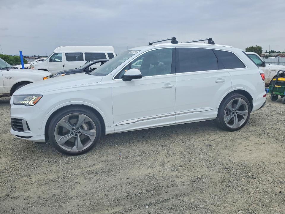 2020 Audi Q7 VIN WA1VXAF72LD009401 COPART salvage auction — NORMAL WEAR, Mt - Dis/Dlr/Exp Only Clean Title, sold $12,700 on 2026-07-09 (photo 1)