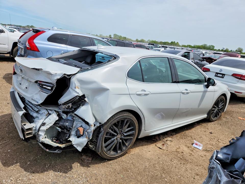 2023 Toyota Camry VIN 4T1K31AK4PU057340 COPART salvage auction — REAR END, Il - Salvage Certificate, sold $10,300 on 2026-07-30 (photo 3)