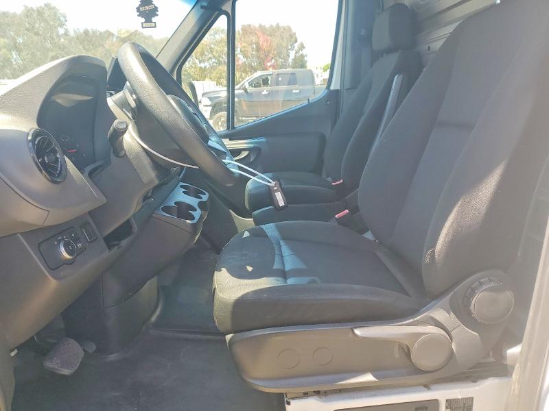 2019 Mercedes-benz Sprinter VIN WD4PF1CD1KP070284 COPART salvage auction — MINOR DENT/SCRATCHES, Ca - Dis/Dlr/Exp Only Clean Title, sold $9,750 on 2026-07-07 (photo 7)