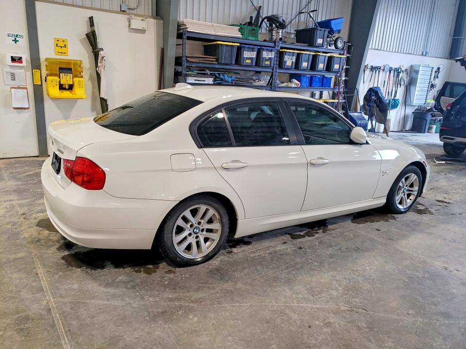 2009 BMW VIN WBAPG73579A399083 COPART salvage auction — MINOR DENT/SCRATCHES, Ns - Cert Of Registration, sold $500 on 2026-07-09 (photo 3)
