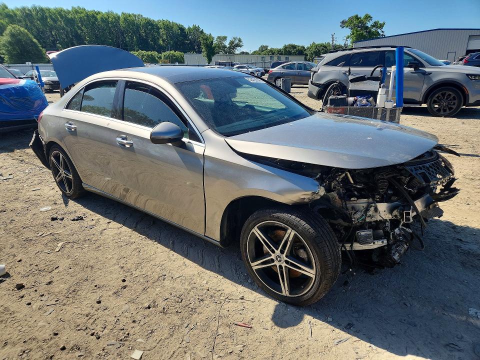 2019 Mercedes-benz A-klasse VIN WDD3G4FB6KW035673 COPART salvage auction — FRONT END, VA - CERT OF TITLE - SALVAGE, sold $1,950 on 2026-07-28 (photo 4)