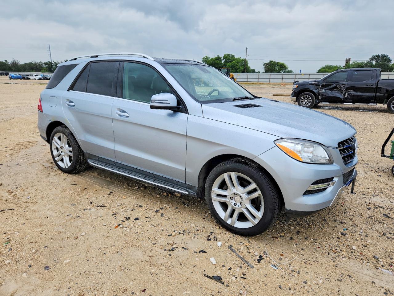 2014 Mercedes-Benz ML-Class VIN 4JGDA2EB2EA325072 COPART salvage auction — Minor Dent/Scratches, FL - CERTIFICATE OF TITLE, sold $2,200 on 2026-07-02 (photo 4)