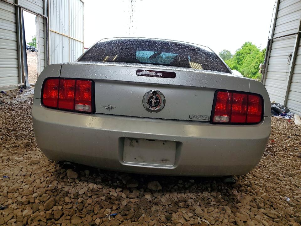 2009 Ford Mustang VIN 1ZVHT80N195144836 COPART salvage auction — REAR END, Nc - Salvage Certificate Of Title, sold $400 on 2026-07-06 (photo 6)