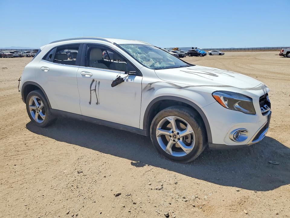 2018 Mercedes-benz VIN WDCTG4EB2JJ519504 COPART salvage auction — VANDALISM, Ca - Salvage Certificate, sold $825 on 2026-08-03 (photo 4)