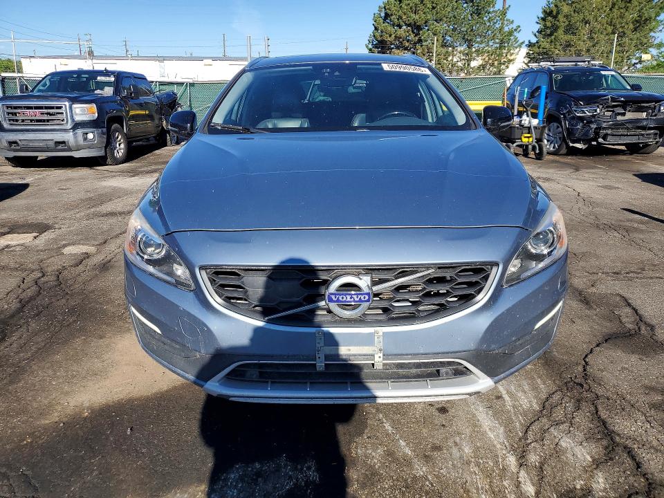 2017 Volvo VIN YV440MWM6H1039150 COPART salvage auction — SIDE, CO - PUBLIC - SALVAGE TITLE, sold $2,700 on 2026-07-07 (photo 5)