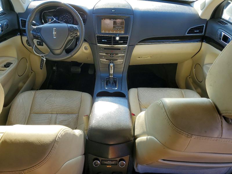2019 Lincoln Mkt VIN 2LMHJ5AT1KBL01965 COPART salvage auction — HAIL, Ks - Cert Of Title-Salvage, sold $2,550 on 2026-07-22 (photo 8)