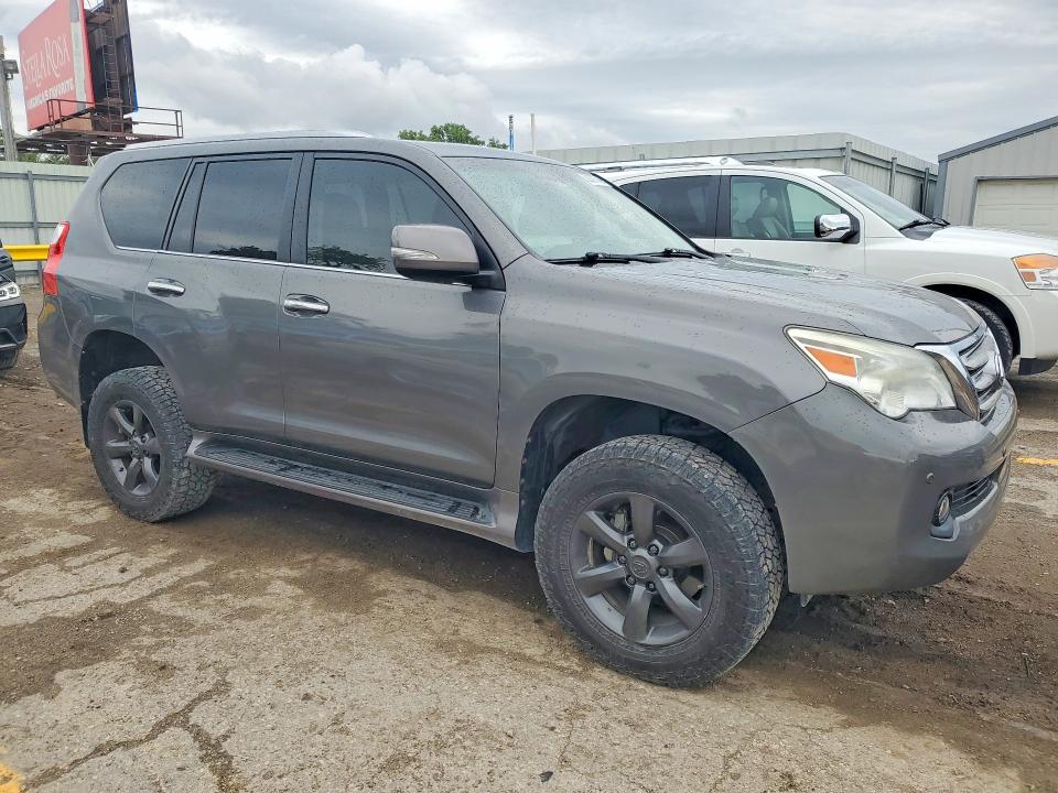 2011 Lexus Gx 460 VIN JTJBM7FX4B5033936 COPART salvage auction — HAIL, Ks - Cert Of Title-Salvage, sold $7,800 on 2026-07-20 (photo 4)