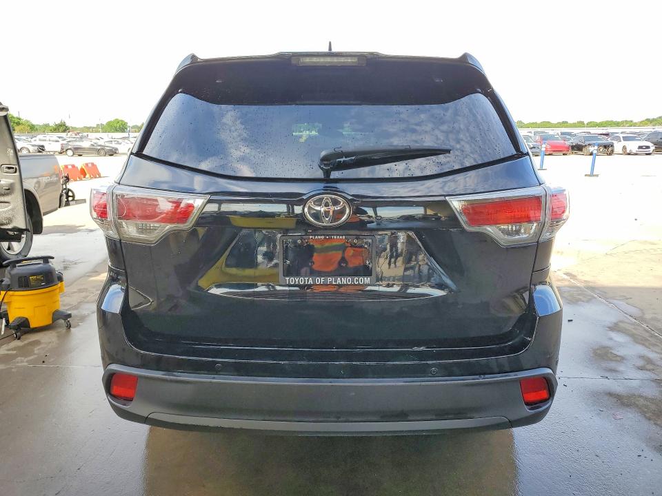 2015 Toyota Highlander VIN 5TDYKRFH3FS075845 COPART salvage auction — FRONT END, Tx - Salvage Vehicle Title, sold $4,450 on 2026-07-07 (photo 6)