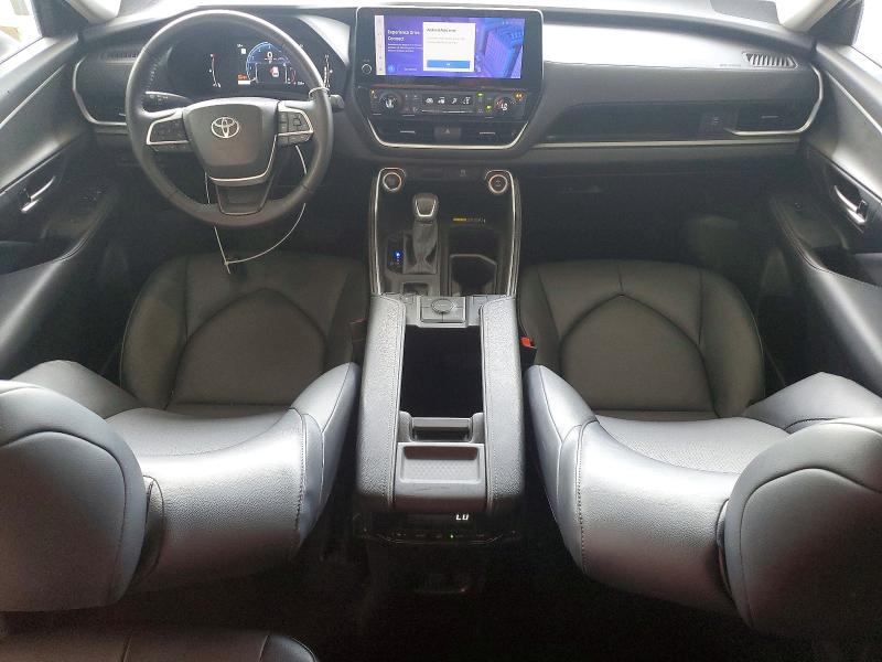 2025 Toyota Highlander VIN 5TDAAAB56SS090464 COPART salvage auction — SIDE, Co - Salvage Title, sold $26,250 on 2026-07-13 (photo 8)