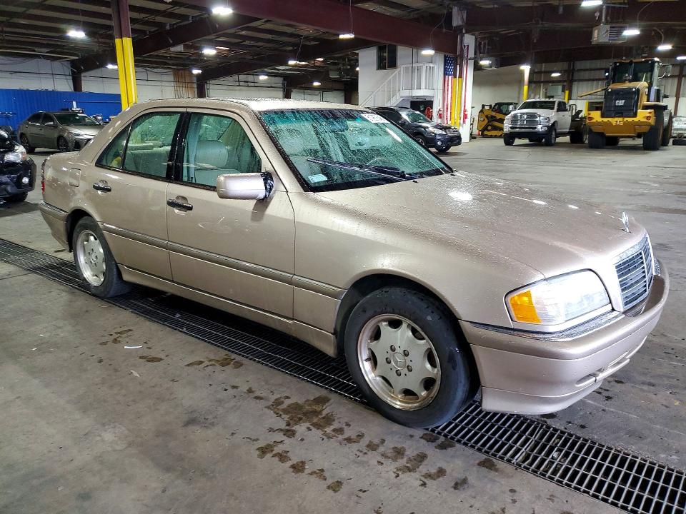 2000 Mercedes-benz C-klasse VIN WDBHA24G0YA834468 COPART salvage auction — MINOR DENT/SCRATCHES, Co - Dis/Dlr/Exp Only Clean Title, sold $1,150 on 2026-07-02 (photo 4)