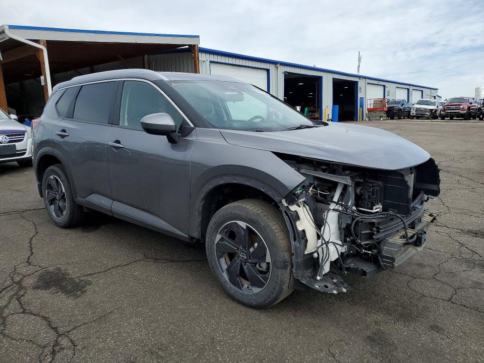 2025 Nissan Rogue VIN JN8BT3BB5SW411463 COPART salvage auction — FRONT END, Co - Public - Salvage Title, sold $6,700 on 2026-07-28 (photo 4)