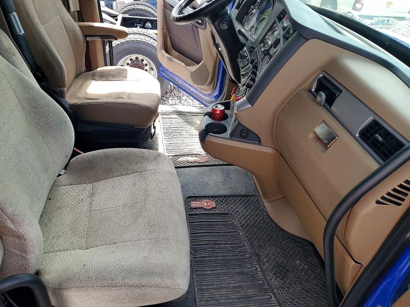 2020 Kenworth T680 VIN 1XKYDP9X8LJ371197 COPART salvage auction — FRONT END, MO - SALVAGE CERTIFICATE OF TITLE, sold $4,900 on 2026-07-30 (photo 5)