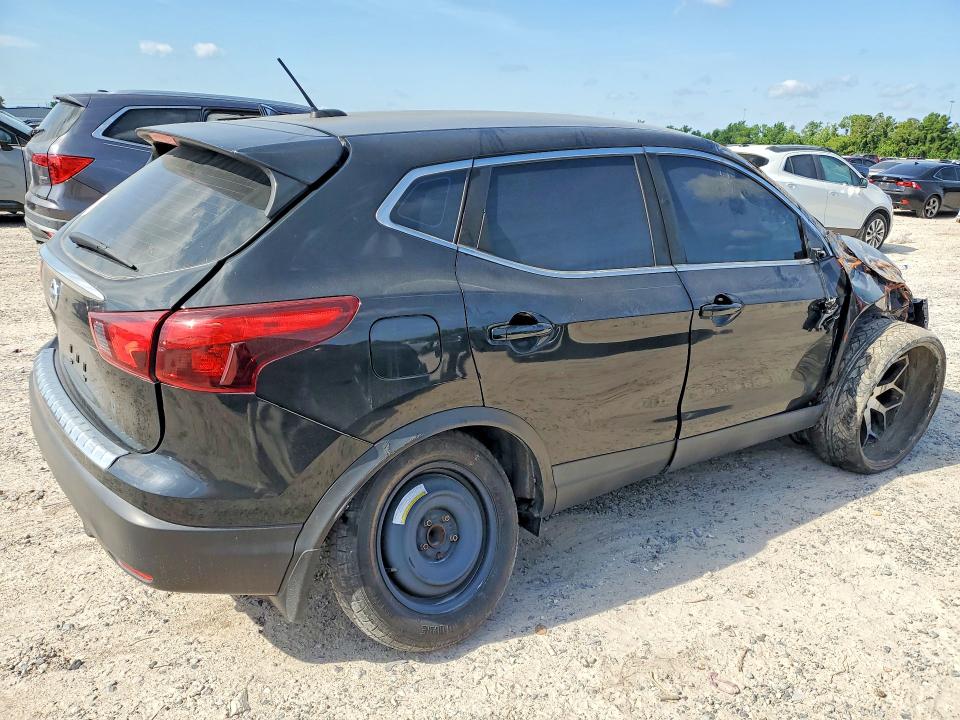 2017 Nissan Rogue VIN JN1BJ1CP5HW036203 COPART salvage auction — ROLLOVER, Tx - Salvage Vehicle Title, sold $400 on 2026-07-07 (photo 3)
