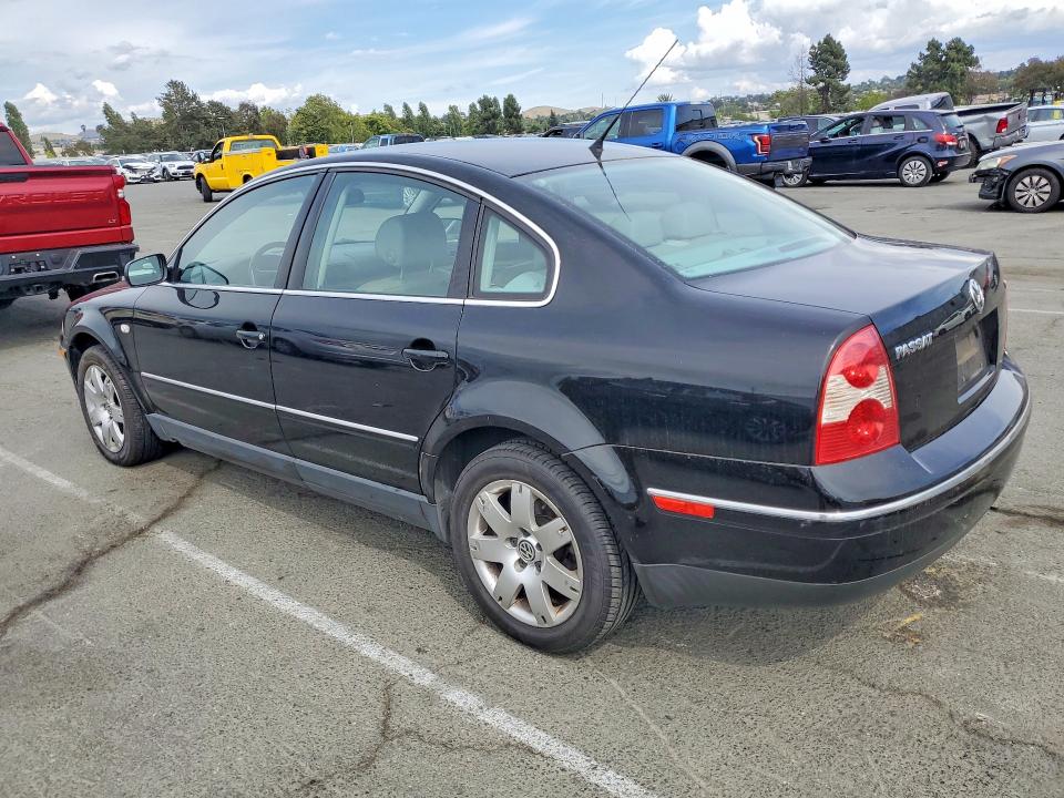 2003 Volkswagen Passat VIN WVWRH63B93P035843 COPART salvage auction — MINOR DENT/SCRATCHES, Ca - Dis/Dlr/Exp Only Clean Title, sold $125 on 2026-07-06 (photo 2)