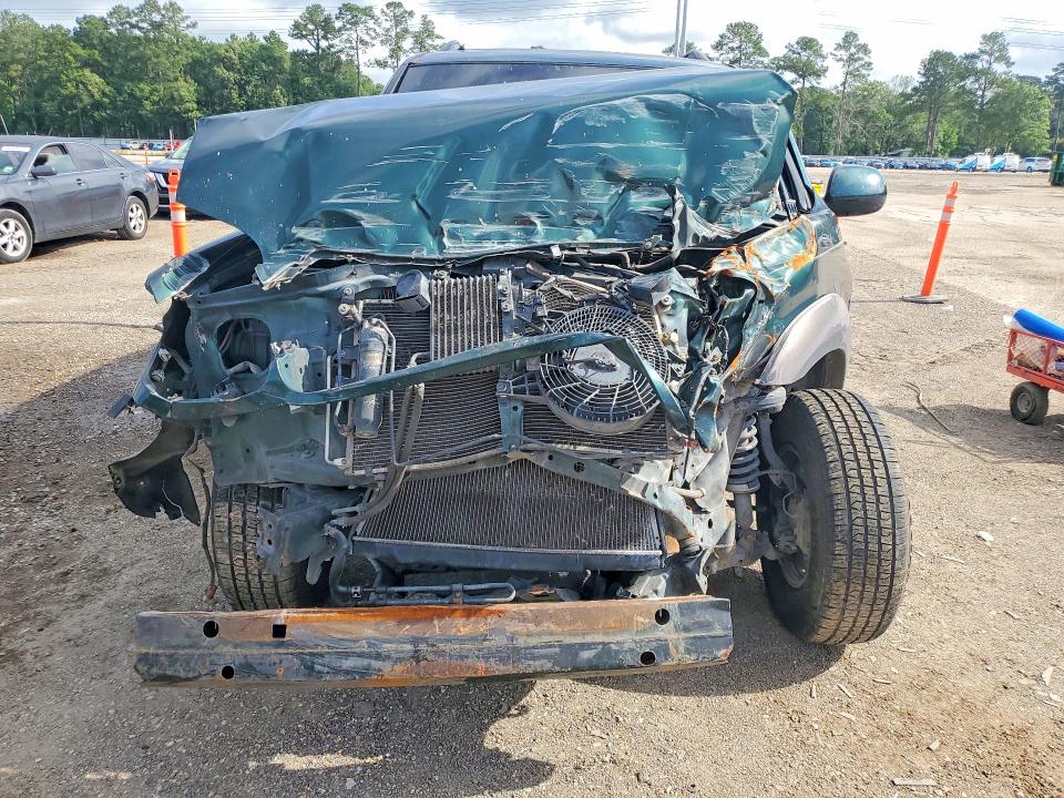 2002 Toyota Sequoia VIN 5TDZT34A52S125465 COPART salvage auction — FRONT END, La - Cert Of Title-Salvage, sold $225 on 2026-07-10 (photo 5)