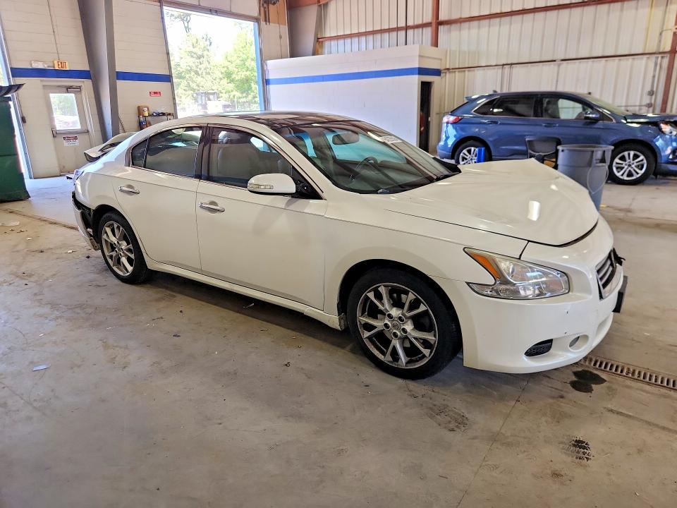 2014 Nissan VIN 1N4AA5AP5EC449714 COPART salvage auction — REAR END, VA - CERT OF TITLE - SALVAGE, sold $400 on 2026-07-02 (photo 4)
