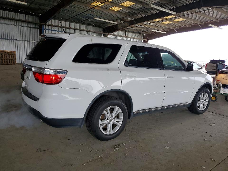 2013 Dodge Durango VIN 1C4RDHAG2DC668375 COPART salvage auction — MINOR DENT/SCRATCHES, Ca - Dis/Dlr/Exp Only Clean Title, sold $2,000 on 2026-07-02 (photo 3)