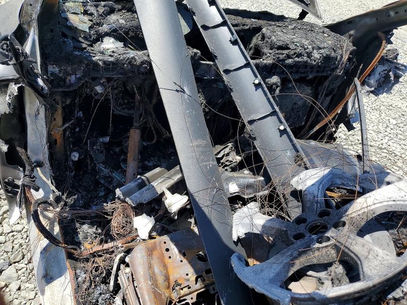 2026 Tesla Model y VIN 7SAYGDEE5TF341283 COPART salvage auction — BURN, Ca - Non-Repairable Vehicle Cert, sold $10 on 2026-07-16 (photo 8)