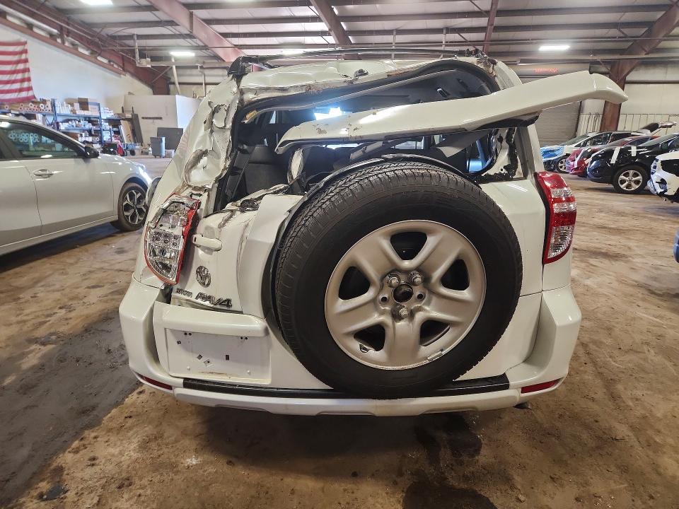 2009 Toyota Rav4 VIN JTMZK31V795025958 COPART salvage auction — REAR END, Mi - Certificate Of Title, sold $750 on 2026-07-10 (photo 6)