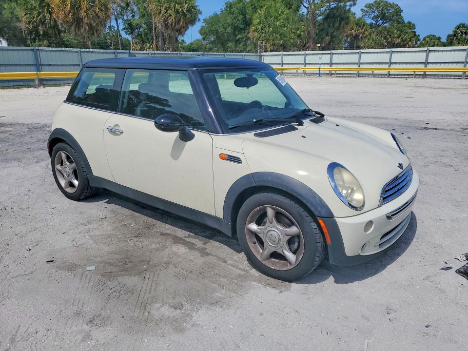 2005 Mini Cooper VIN WMWRC33425TJ66215 COPART salvage auction — MECHANICAL, Fl - Certificate Of Title (P), sold $350 on 2026-07-27 (photo 4)