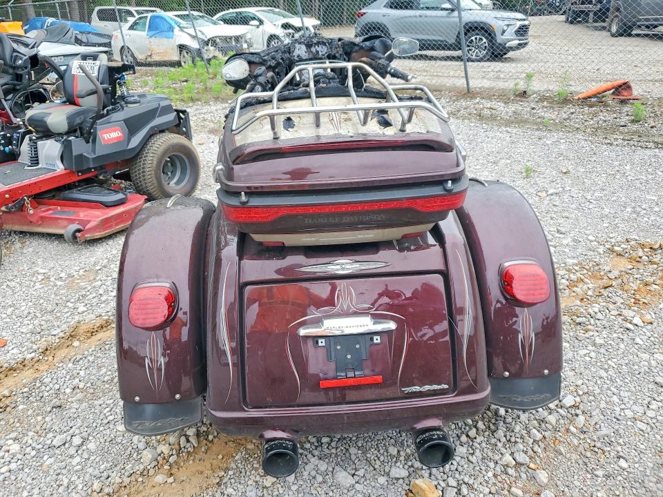 2018 Harley-davidson Flhtcutg VIN 1HD1MAD14JB857654 COPART salvage auction — BURN, Al - Cert Of Title-Salvage Title, sold $3,000 on 2026-07-21 (photo 4)