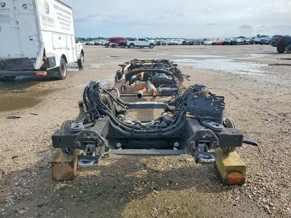 2024 Chevrolet Silverado VIN 2GCUDJEDXR1158600 COPART salvage auction — STRIPPED, Tx - Nonrepairable Title, sold $1,450 on 2026-07-02 (photo 5)