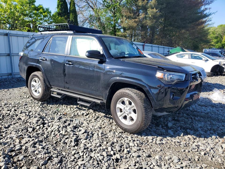 2024 Toyota 4runner VIN JTEMU5JRXR6300389 COPART salvage auction — SIDE, Nj - Cert Of Title-Salvage, sold $9,000 on 2026-07-20 (photo 4)