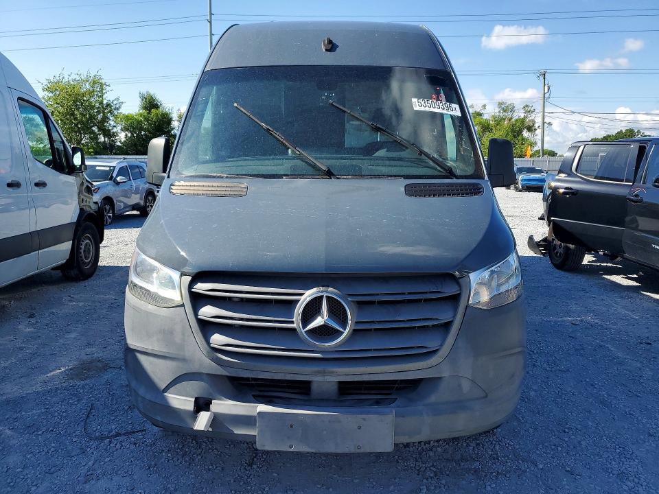 2019 Mercedes-benz Sprinter VIN WD4PF1CD9KP137715 COPART salvage auction — Minor Dent/Scratches, FL - CERTIFICATE OF TITLE, sold $8,500 on 2026-06-19 (photo 5)