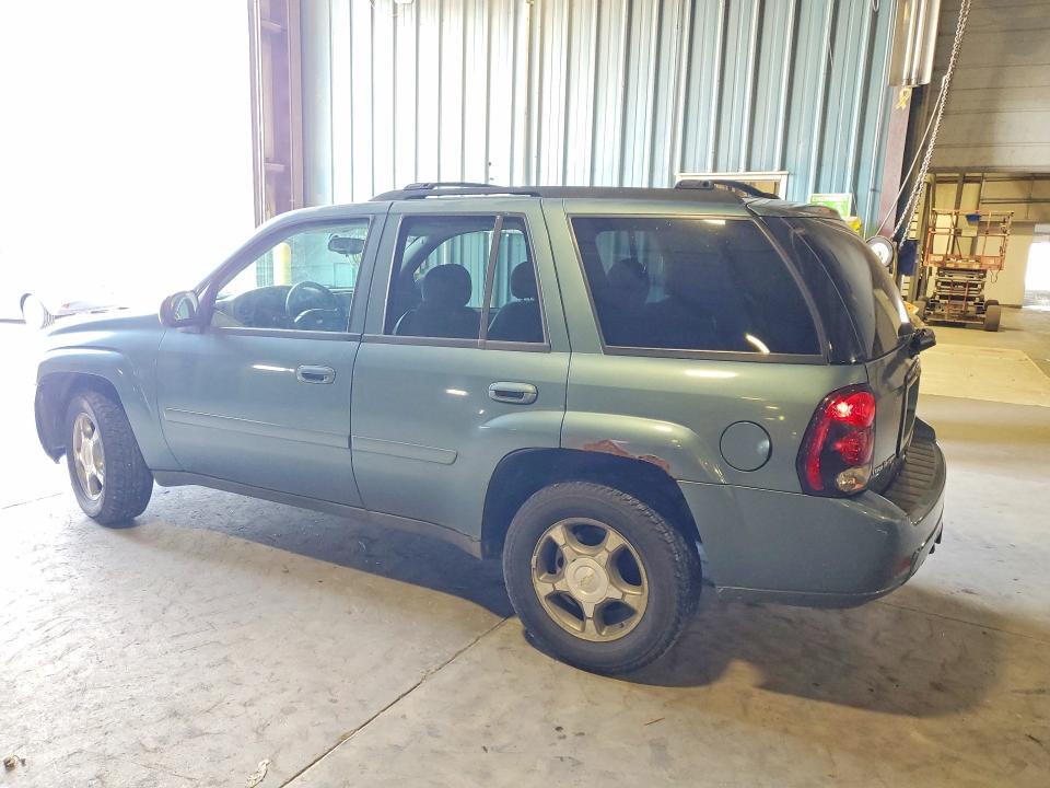 2009 Chevrolet Trailblazer VIN 1GNDT33S292123332 COPART salvage auction — MINOR DENT/SCRATCHES, Il - Cert Of Title-Corrected, sold $150 on 2026-07-09 (photo 2)