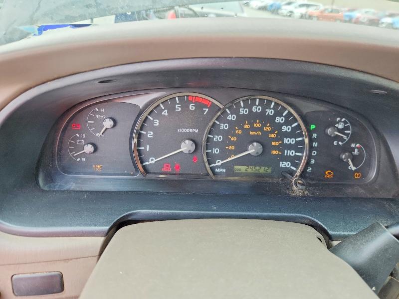 2005 Toyota Sequoia VIN 5TDZT34A05S262494 COPART salvage auction — FRONT END, Mt - Certificate Of Title, sold $975 on 2026-07-28 (photo 9)